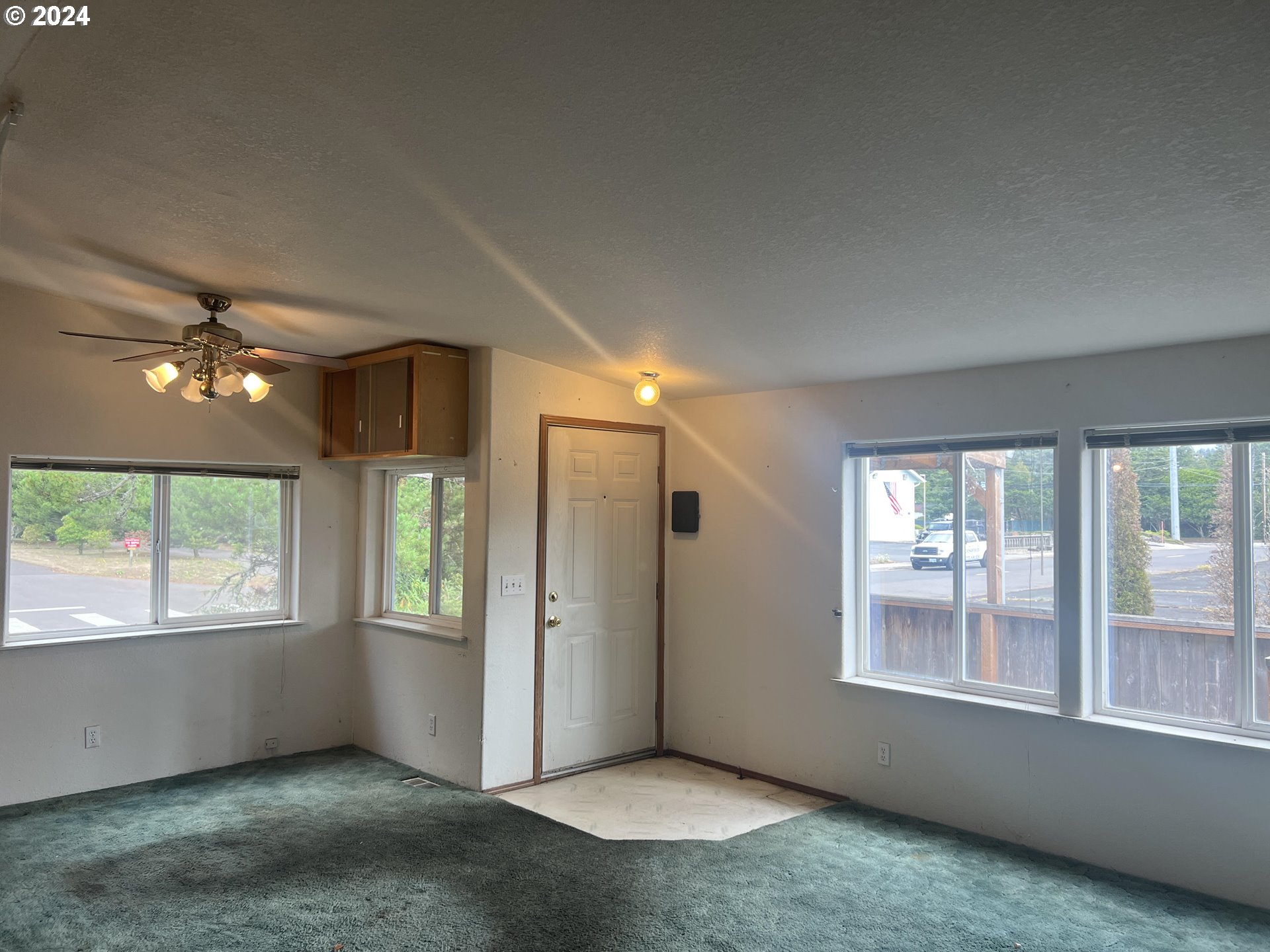 1699 27th Street, Unit 1 Florence, OR 97439 - Photo 9 of 31 Gallery Image 9