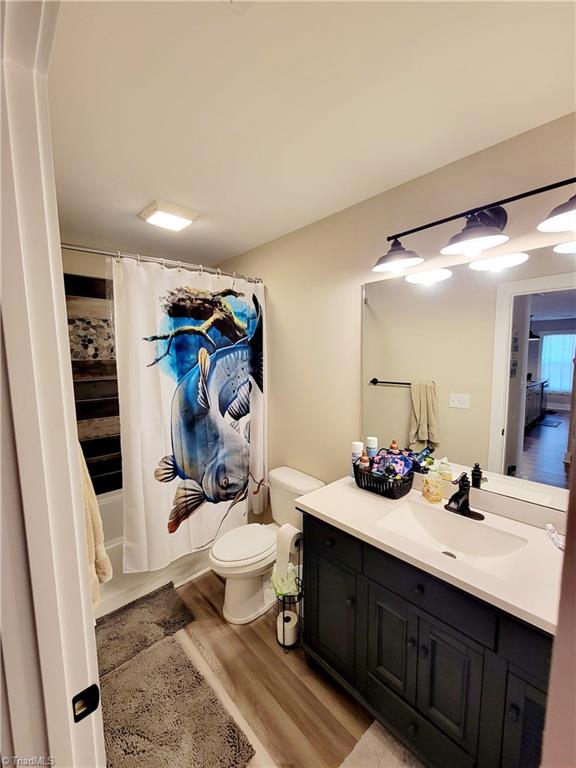 3519 Old Mountain Road Lexington, NC 27292 - Photo 16 of 33 2nd bathroom
