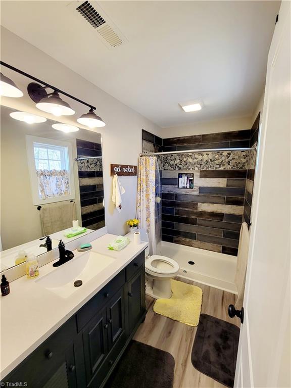 3519 Old Mountain Road Lexington, NC 27292 - Photo 25 of 33 Master Bath