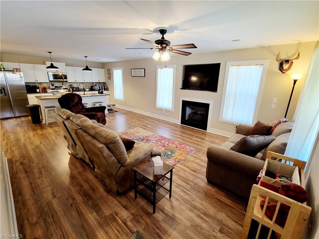 3519 Old Mountain Road Lexington, NC 27292 - Photo 3 of 33 Living