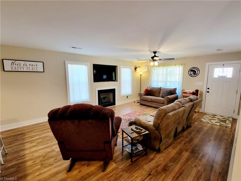 3519 Old Mountain Road Lexington, NC 27292 - Photo 4 of 33 living