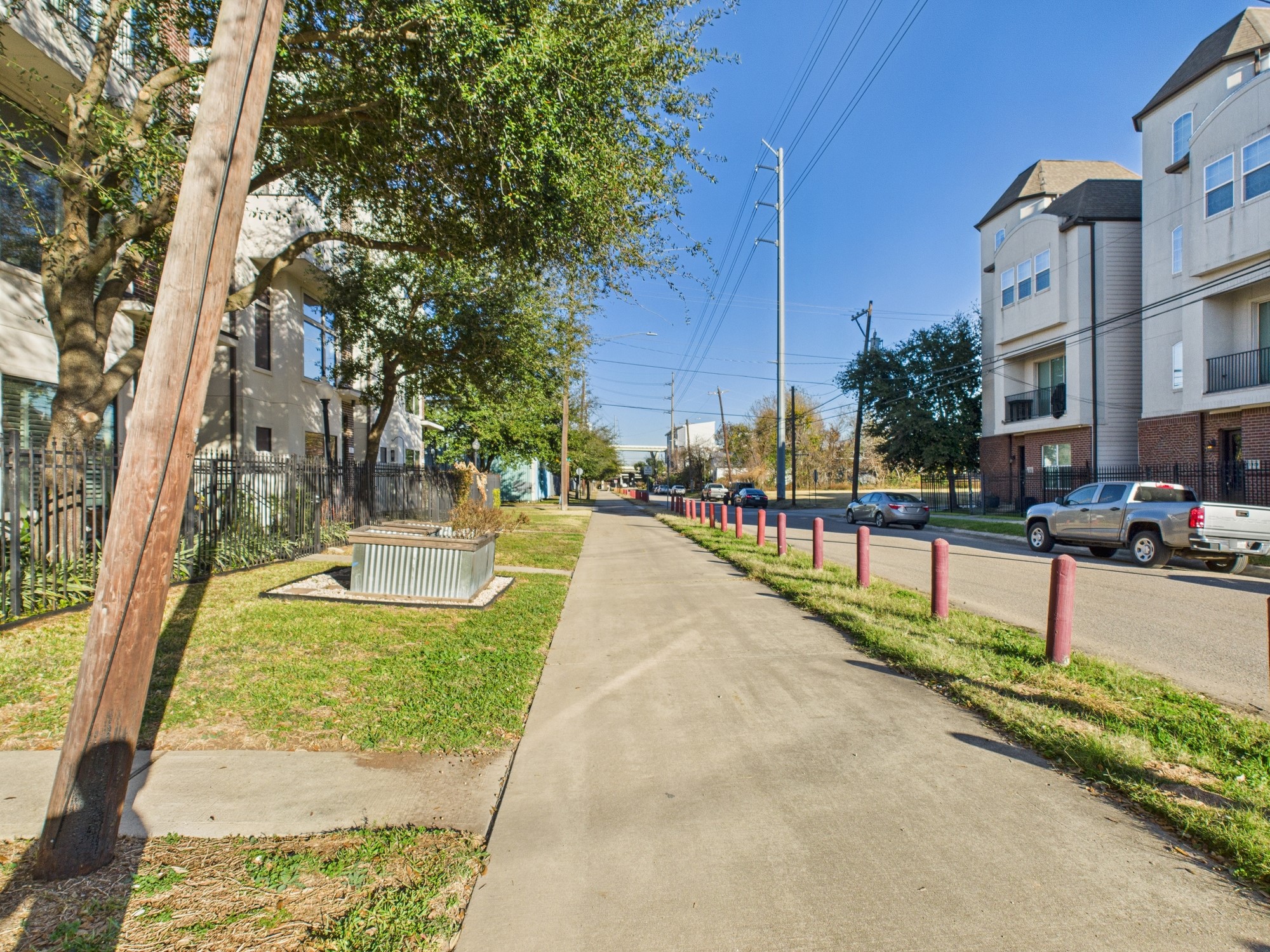 1404 Spring Street, Unit A Houston, TX 77007 - Photo 46 of 47 Hiking/Biking Trail outside your front door