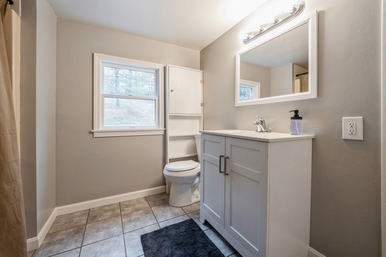 61 Fowler Road Epsom, NH 03234 - Photo 8 of 40 Gallery Image 8