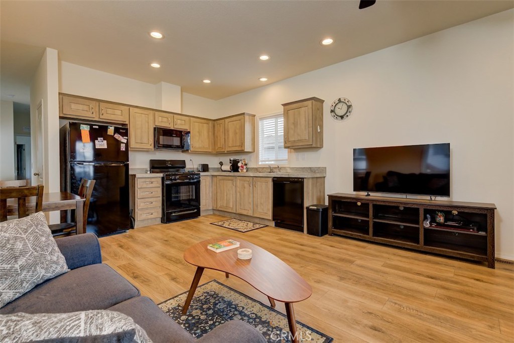1354 Elliott Road, Unit 9 Paradise, CA 95969 - Photo 8 of 36