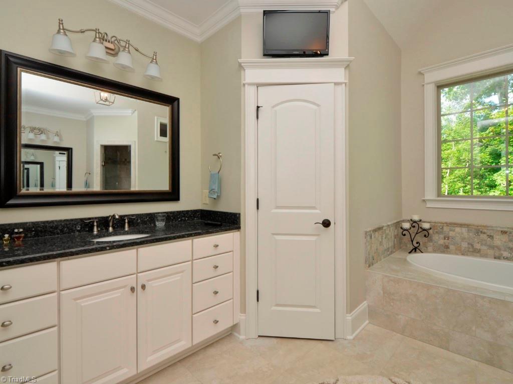 6321 Nesting Way Oak Ridge, NC 27310 - Photo 13 of 29