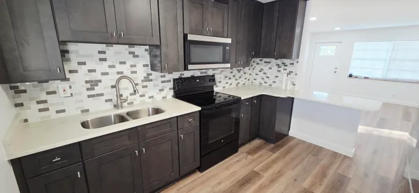 $1,975 | 765 West 7th Street, Unit A, Riviera Beach, FL 33404