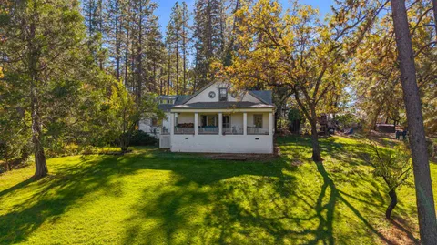 a house view with a outdoor space