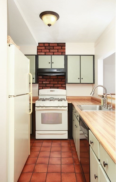 76 Northridge Road, Unit 76 Beverly, MA 01915 - Photo 4 of 23 Gallery Image 4