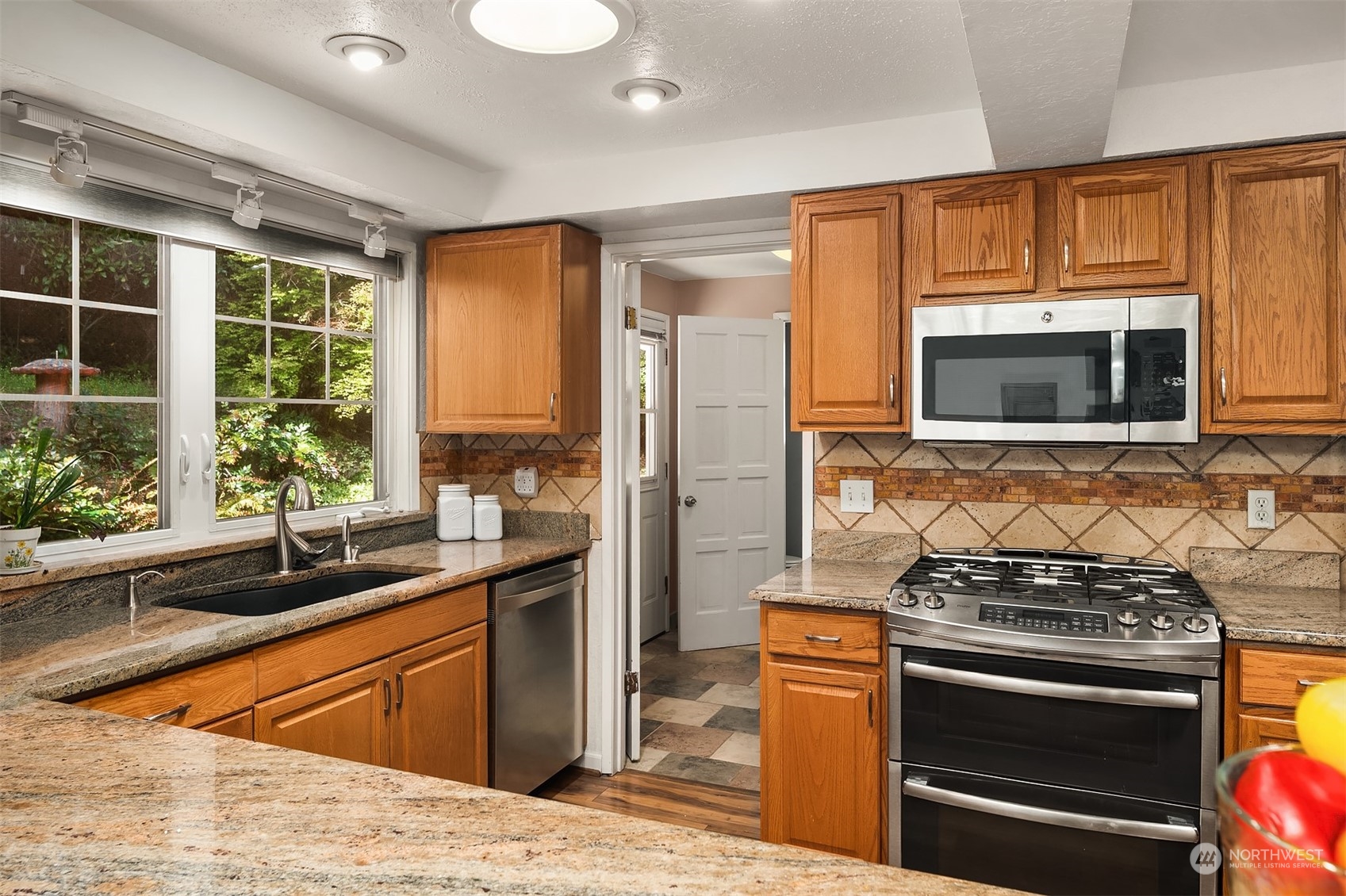19230 5th Drive Southeast Bothell, WA 98012 - Photo 11 of 40 Gallery Image 11