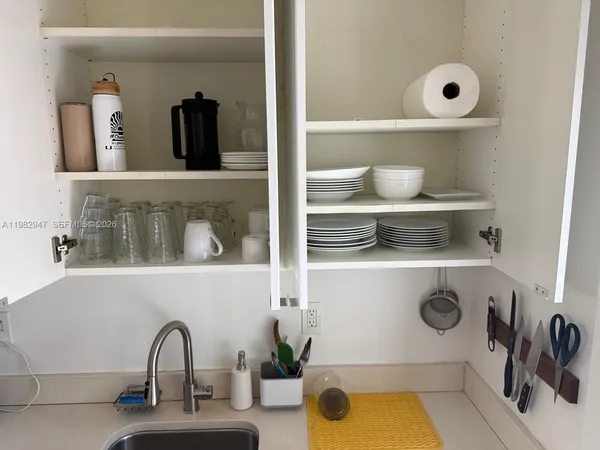 $2,600 | 901 Meridian Avenue, Unit 201, Miami Beach, FL 33139