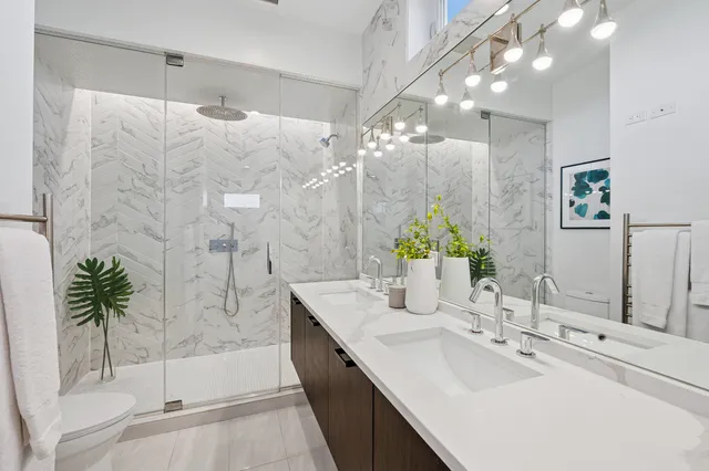 $725,000 | 2237 North Hoyne Avenue, Unit 3N, Chicago, IL 60647