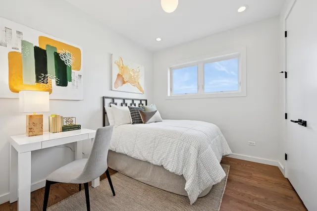 $725,000 | 2237 North Hoyne Avenue, Unit 3N, Chicago, IL 60647