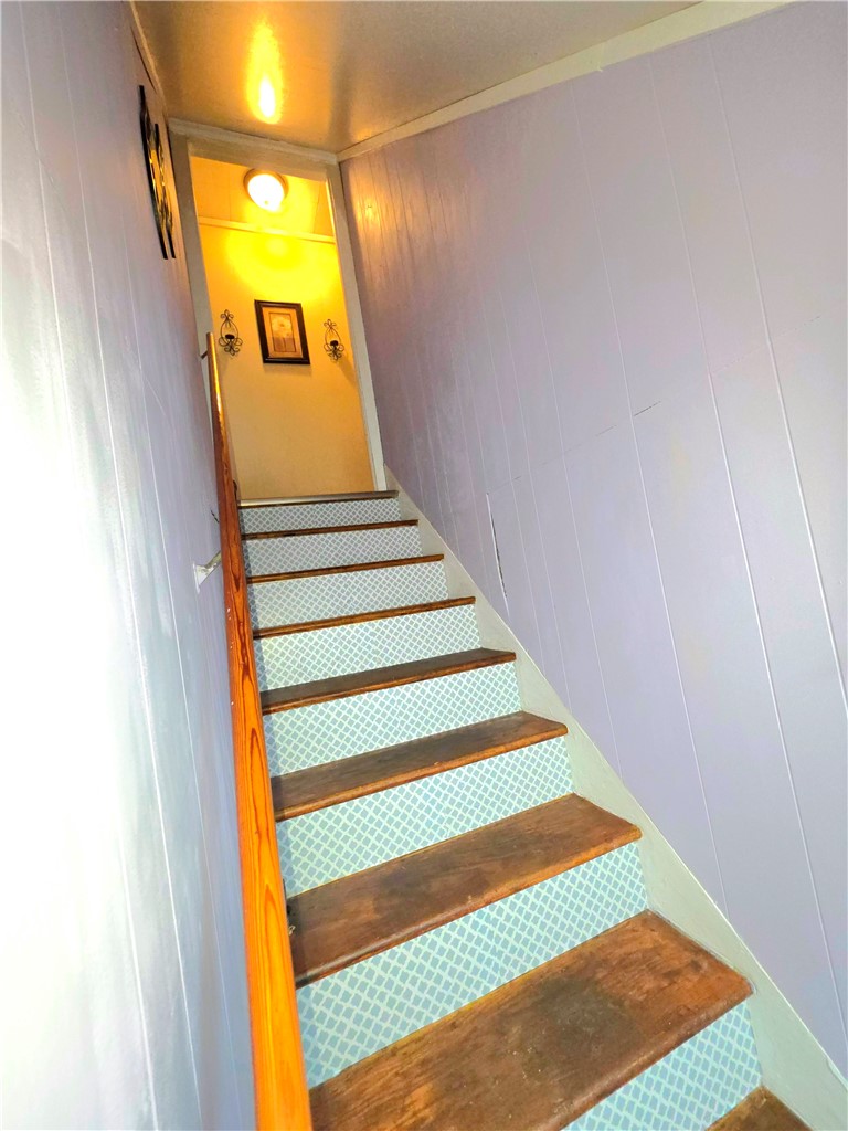 422 Watauga Avenue Corning, NY 14830 - Photo 14 of 49 Original entrance 2 upstairs apartment