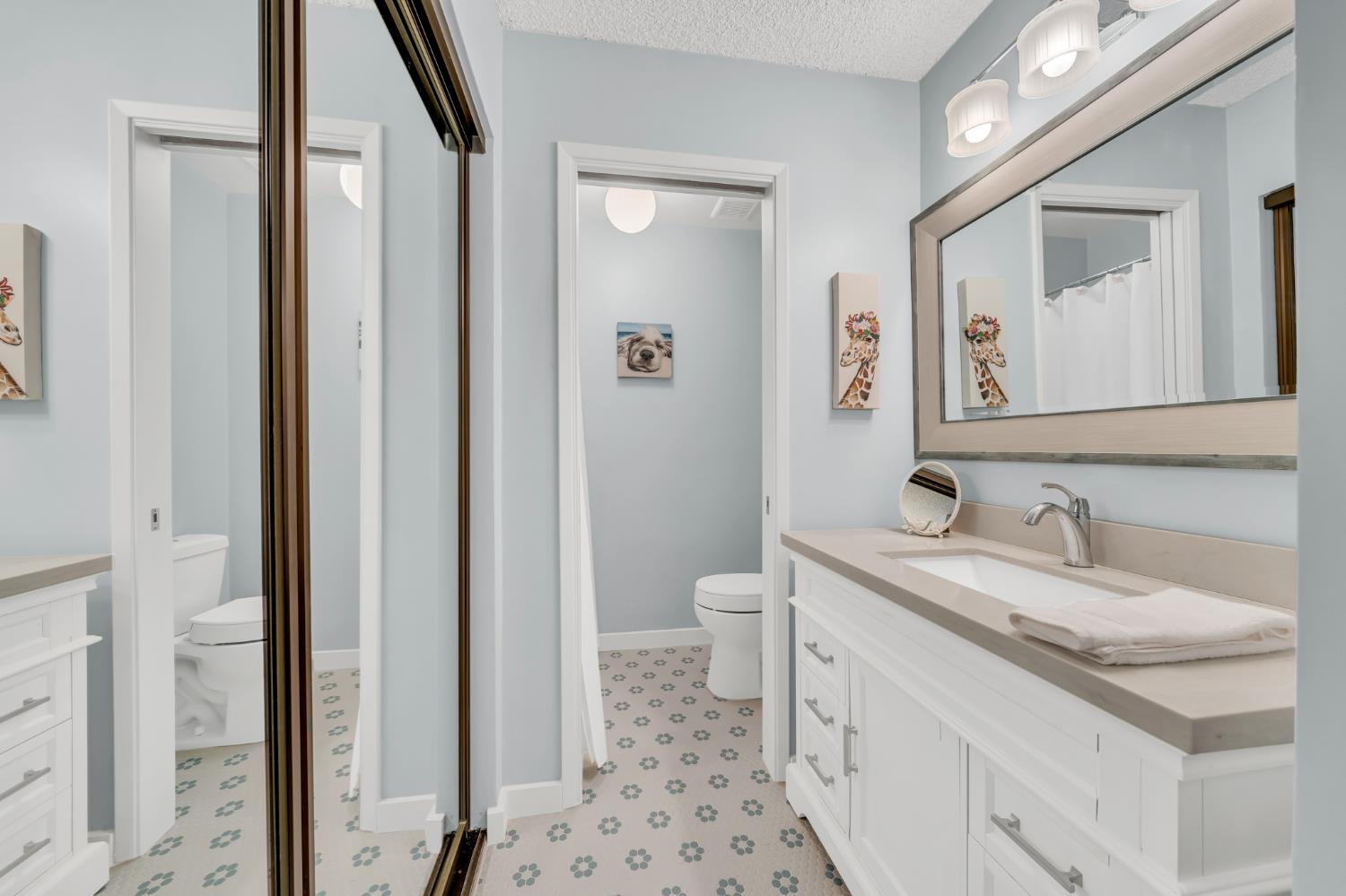 6212 Chapel View Lane Citrus Heights, CA 95621 - Photo 33 of 59 Downstairs Primary Bathroom
