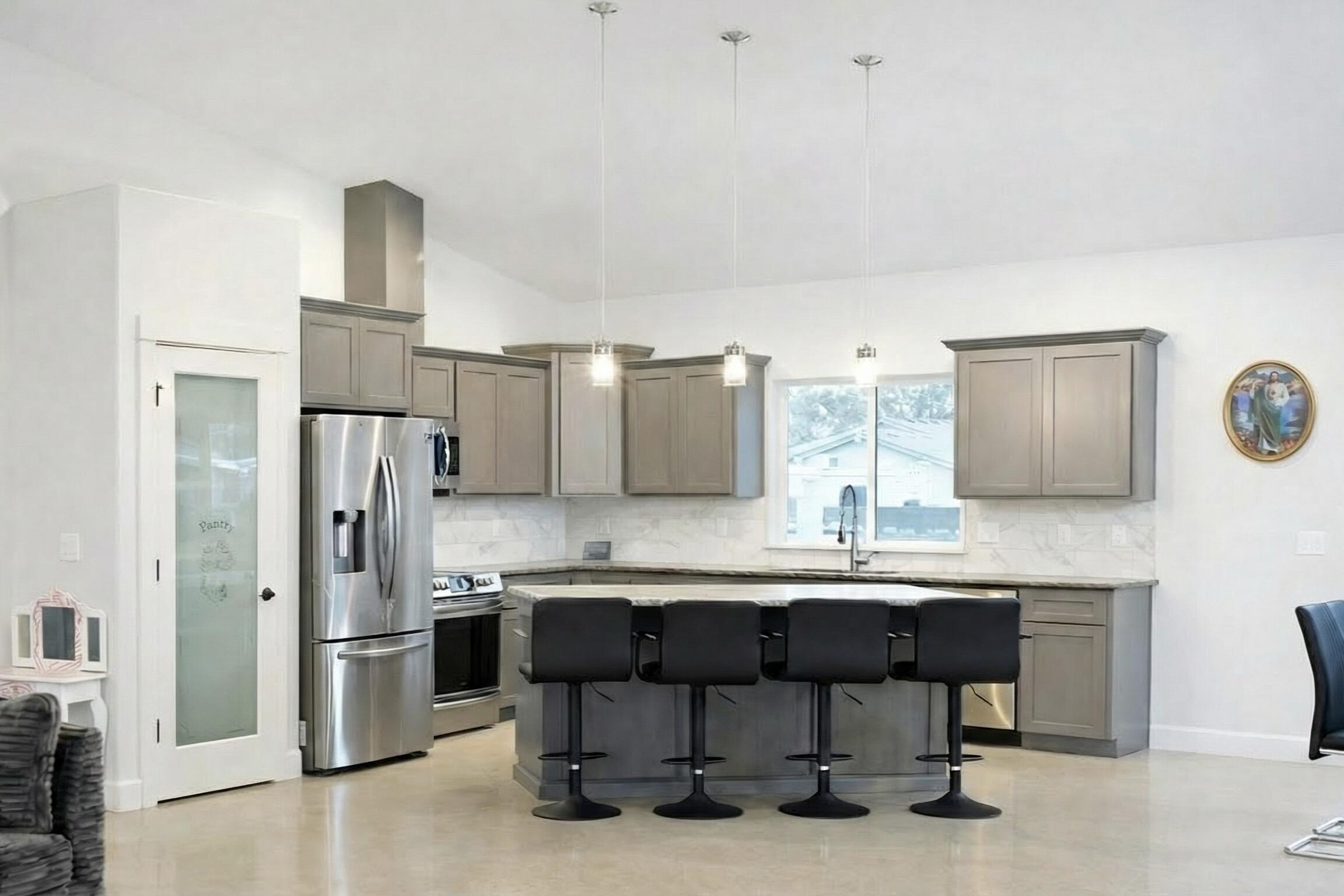 594 West Gregory Road Central Point, OR 97502 - Photo 6 of 21 Kitchen