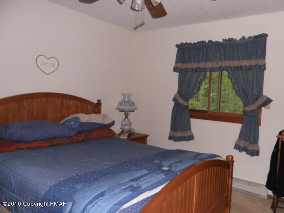357 Woodthrush Court Bushkill, PA 18324 - Photo 4 of 17 Master Bedroom