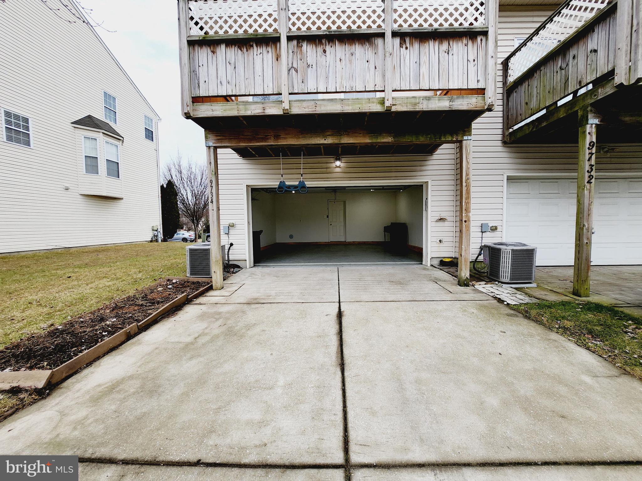 9734 Luguna Road Middle River, MD 21220 - Photo 3 of 36 2 car garage