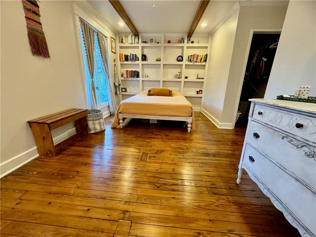 504 Sawmill Road Greensburg, PA 15601 - Photo 23 of 25 Hardwood floors, built ins and large walk in closet.