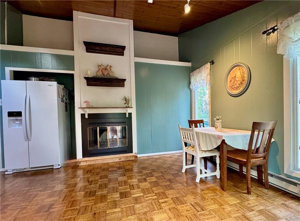 504 Sawmill Road Greensburg, PA 15601 - Photo 8 of 25 Imagine the holidays in this super charming space!