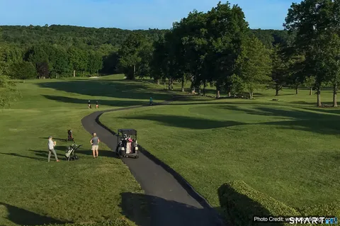 $1,450,000 | 15 Schoolhouse Place, Ridgefield, CT 06877