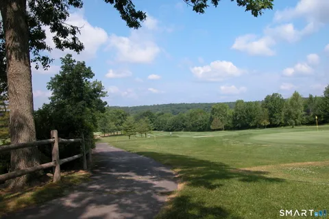 $1,450,000 | 15 Schoolhouse Place, Ridgefield, CT 06877