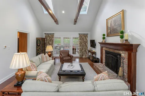 $1,450,000 | 15 Schoolhouse Place, Ridgefield, CT 06877