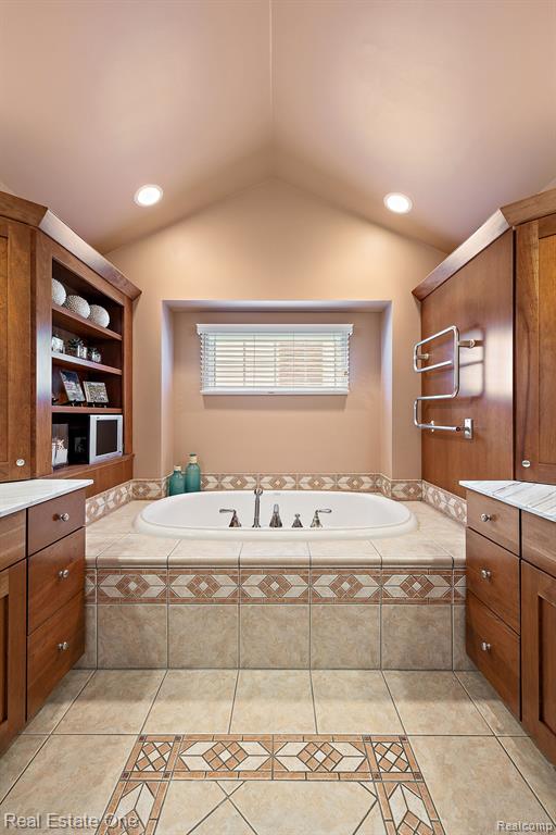 1272 Thames Drive Rochester Hills, MI 48307 - Photo 20 of 37