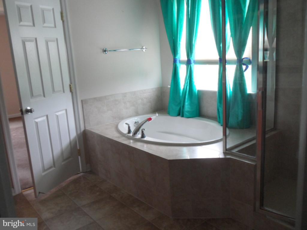 2015 Baythorne Road Prince Frederick, MD 20678 - Photo 11 of 15 Bath (Master)