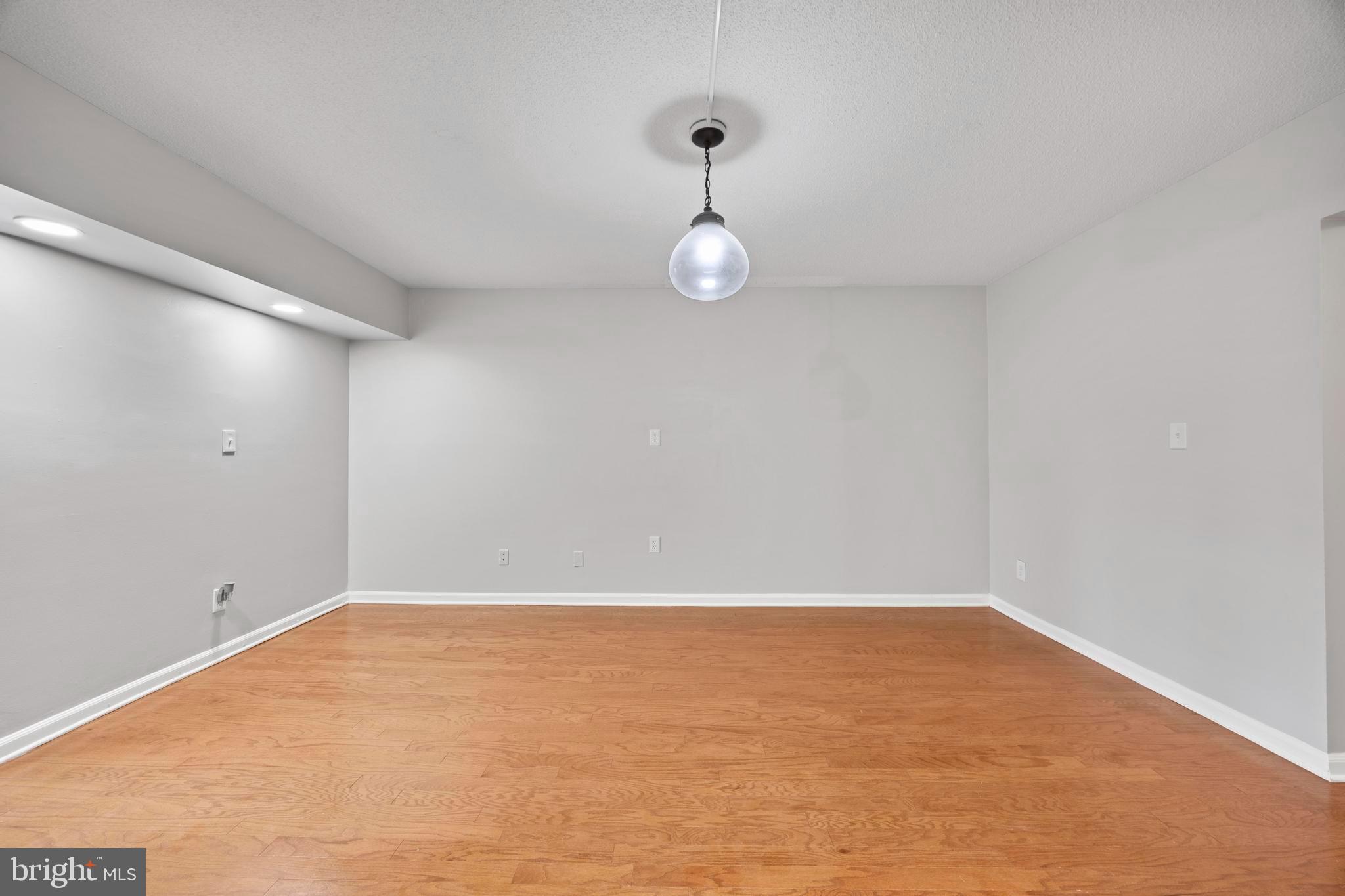 2216 Castle Rock Square, Unit 12C Reston, VA 20191 - Photo 6 of 27