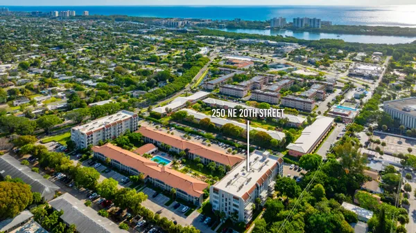 $214,900 | 250 Northeast 20th Street, Unit 5260, Boca Raton, FL 33431
