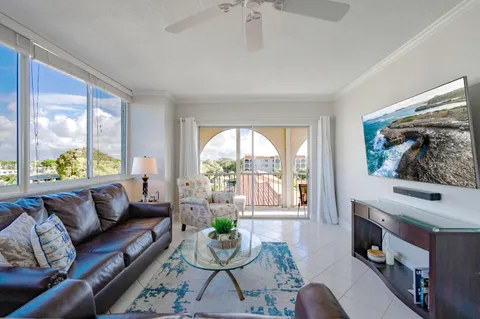 $214,900 | 250 Northeast 20th Street, Unit 5260, Boca Raton, FL 33431