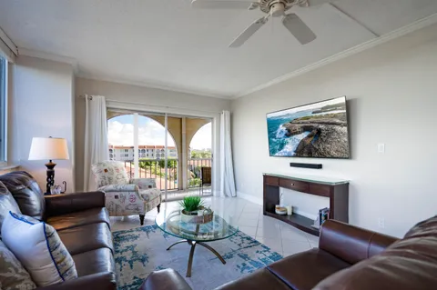 $214,900 | 250 Northeast 20th Street, Unit 5260, Boca Raton, FL 33431
