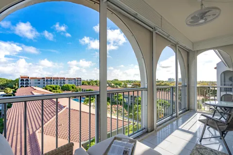 $214,900 | 250 Northeast 20th Street, Unit 5260, Boca Raton, FL 33431