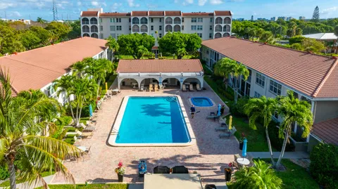 $214,900 | 250 Northeast 20th Street, Unit 5260, Boca Raton, FL 33431