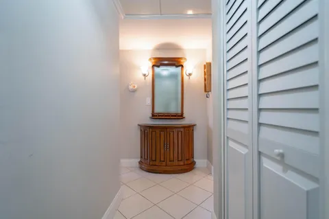 $214,900 | 250 Northeast 20th Street, Unit 5260, Boca Raton, FL 33431