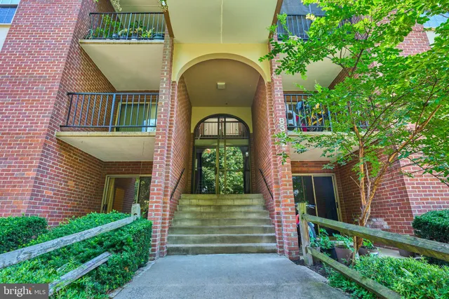 $1,775 | 8302 Tobin Road, Unit 11, Annandale, VA 22003