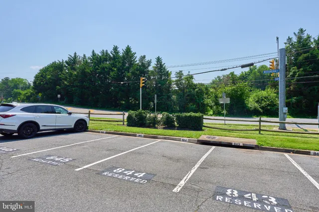 $1,775 | 8302 Tobin Road, Unit 11, Annandale, VA 22003