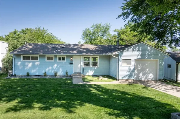 $265,000 | 1202 Southwest Peggy Circle, Lee's Summit, MO 64081
