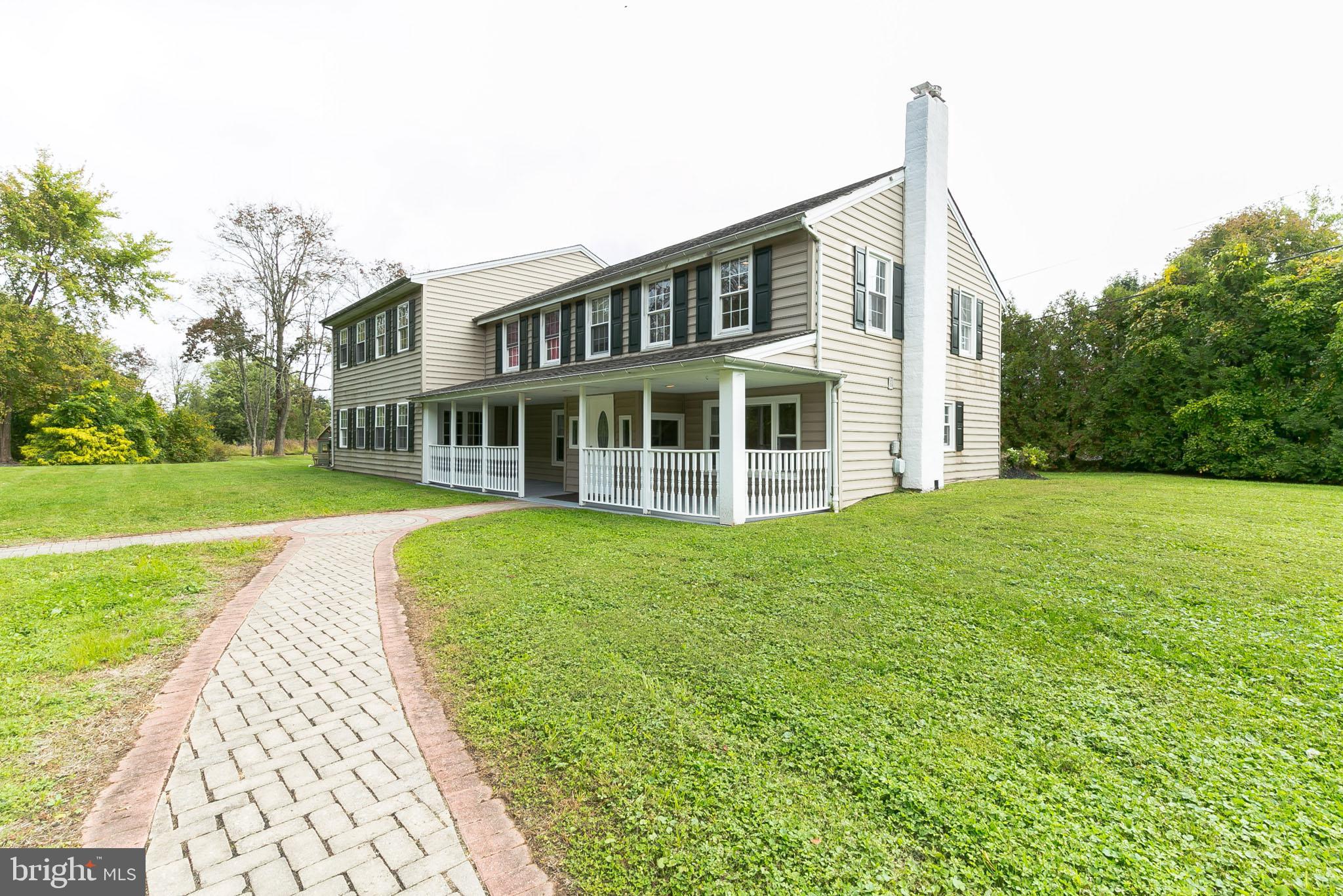 324 Deep Run Road Perkasie, PA 18944 - Photo 3 of 28 Side View