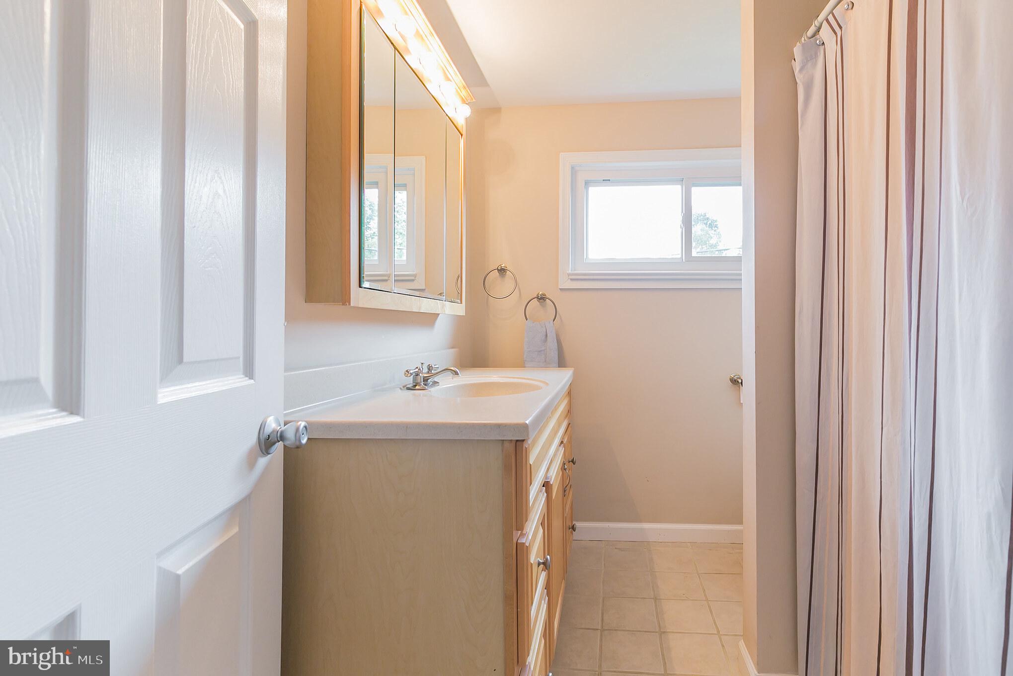 324 Deep Run Road Perkasie, PA 18944 - Photo 26 of 28 Full Bath 3