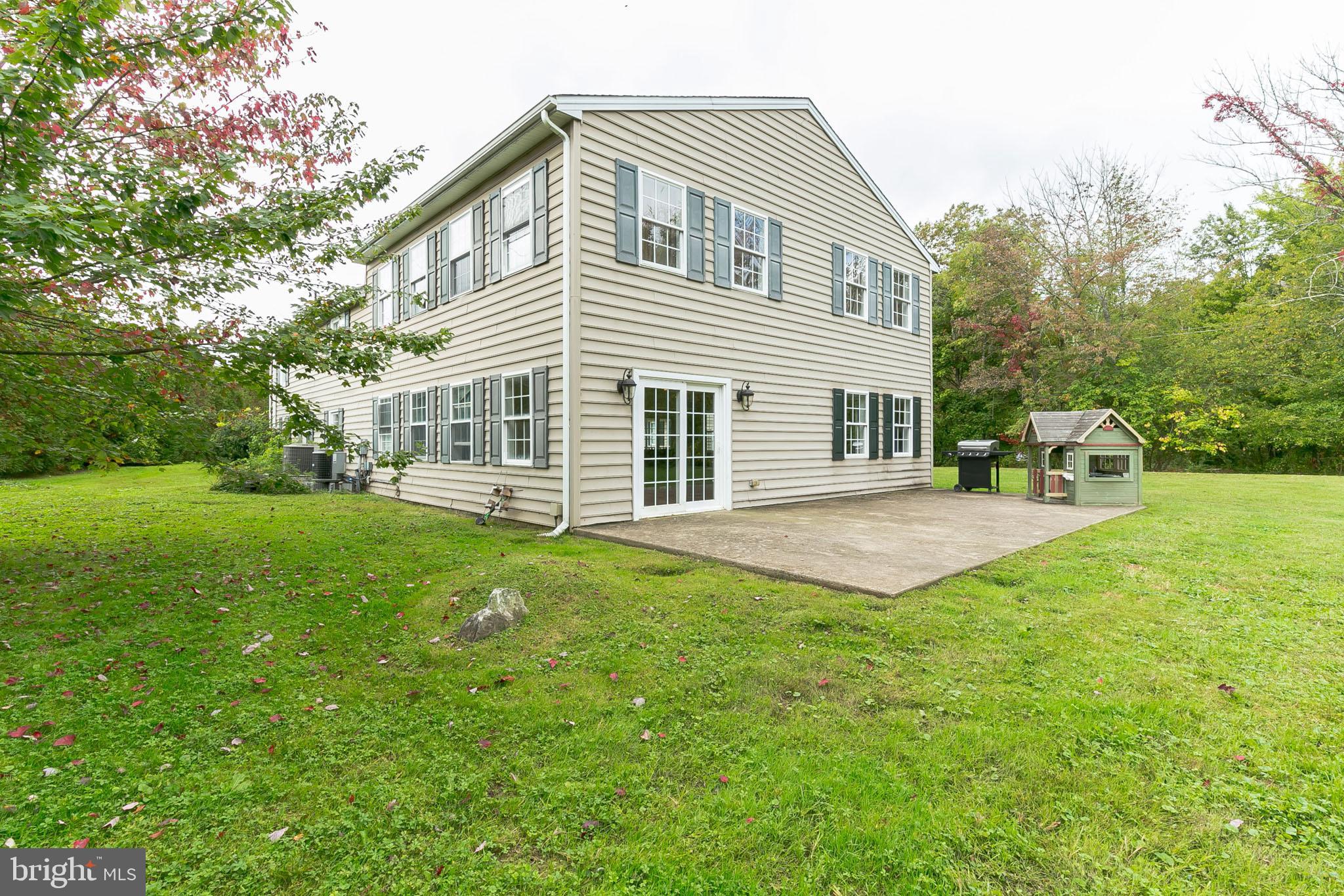 324 Deep Run Road Perkasie, PA 18944 - Photo 4 of 28 Side Patio