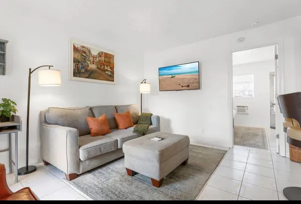 $1,625 | 820 Northeast 16th Avenue, Unit 3, Fort Lauderdale, FL 33304