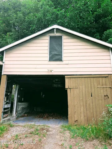 $65,000 | 87 Stone Street, Moriah, NY 12974