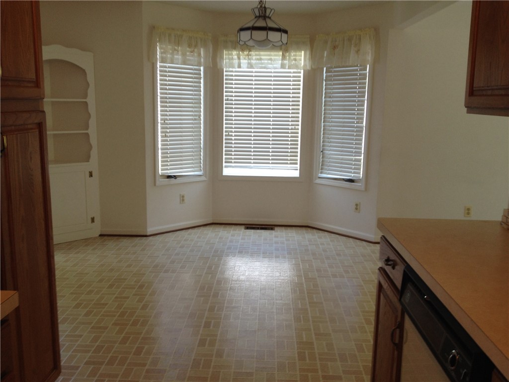 28 Chenin Perinton, NY 14450 - Photo 5 of 10