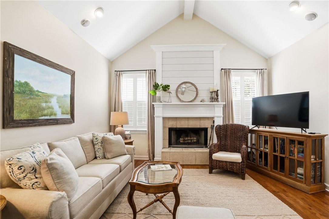 401 Colley Lane St. Simons Island, GA 31522 - Photo 12 of 27 Wood Burning FIreplace