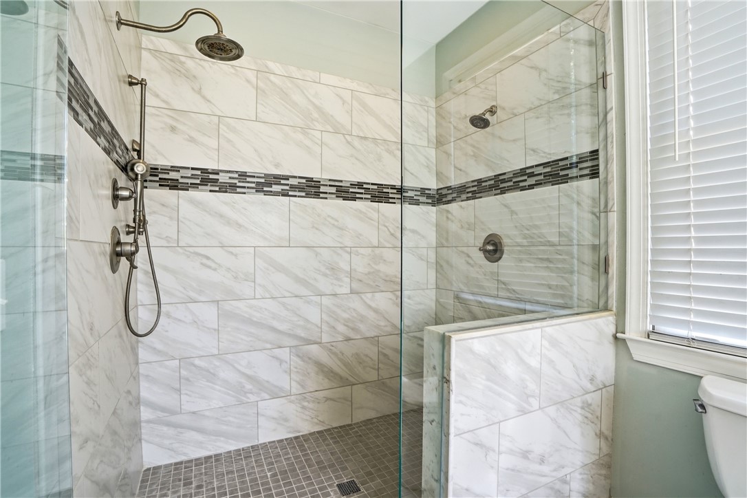 401 Colley Lane St. Simons Island, GA 31522 - Photo 17 of 27 Walk-in Shower