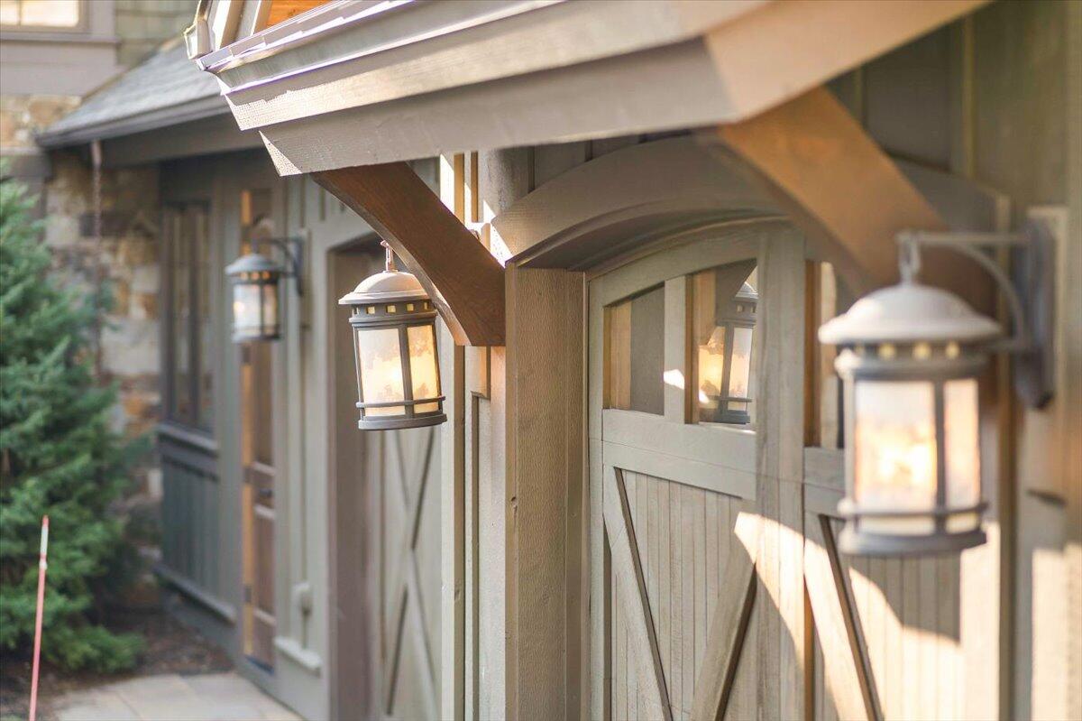 56184 Sable Rock Loop Bend, OR 97707 - Photo 4 of 72 Stunning details inside and out