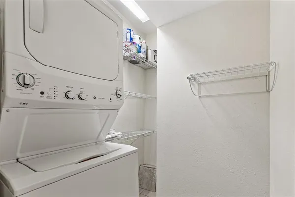 $275,000 | 4403 Bellaire Drive South, Unit 224S, Fort Worth, TX 76109