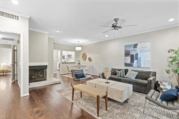 $275,000 | 4403 Bellaire Drive South, Unit 224S, Fort Worth, TX 76109