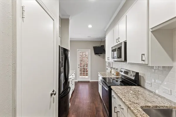 $275,000 | 4403 Bellaire Drive South, Unit 224S, Fort Worth, TX 76109